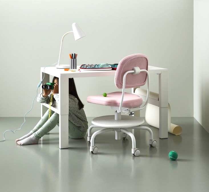A white PÅHL desk