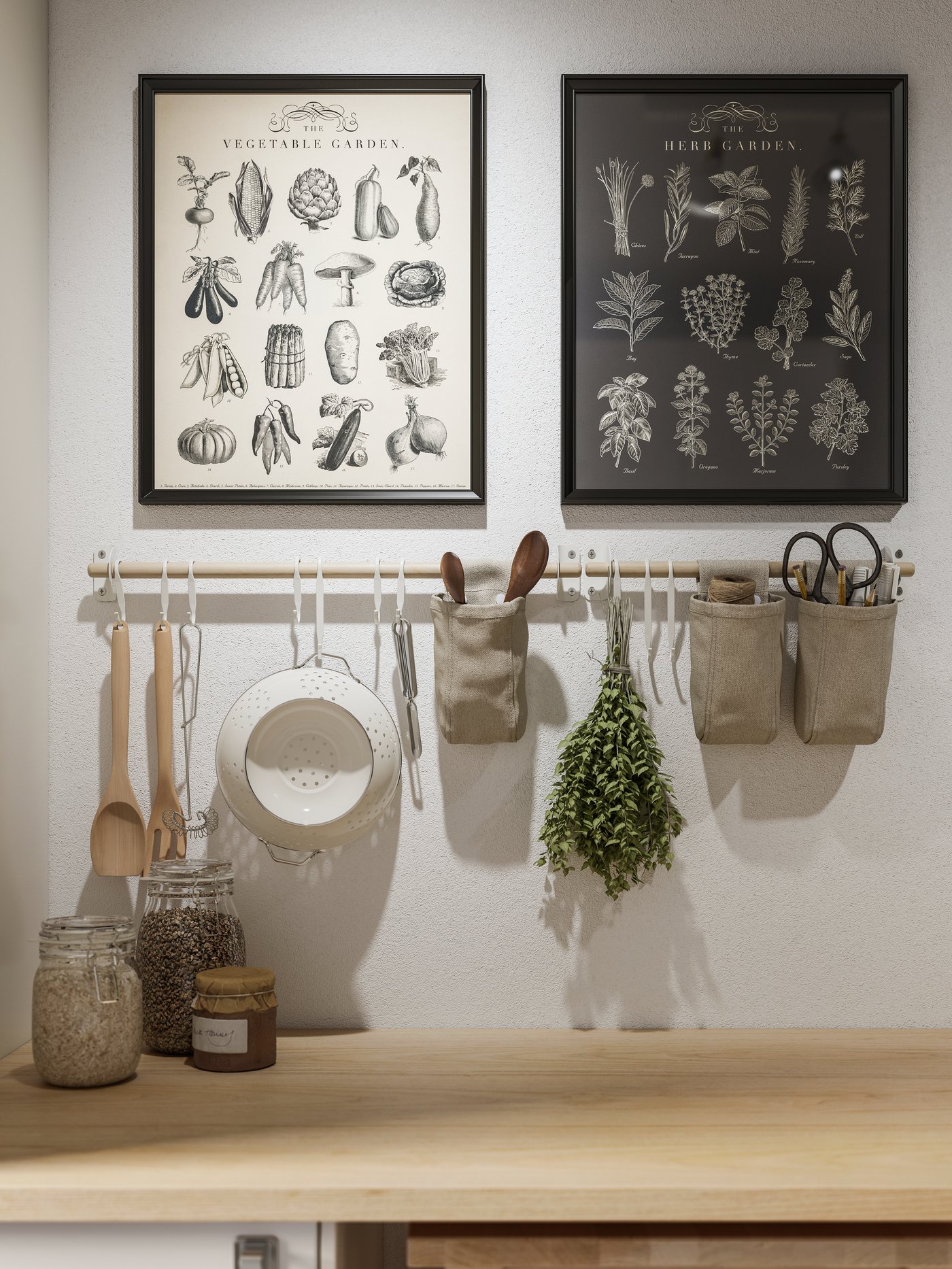 An off-white GEMAK colander in the kitchen