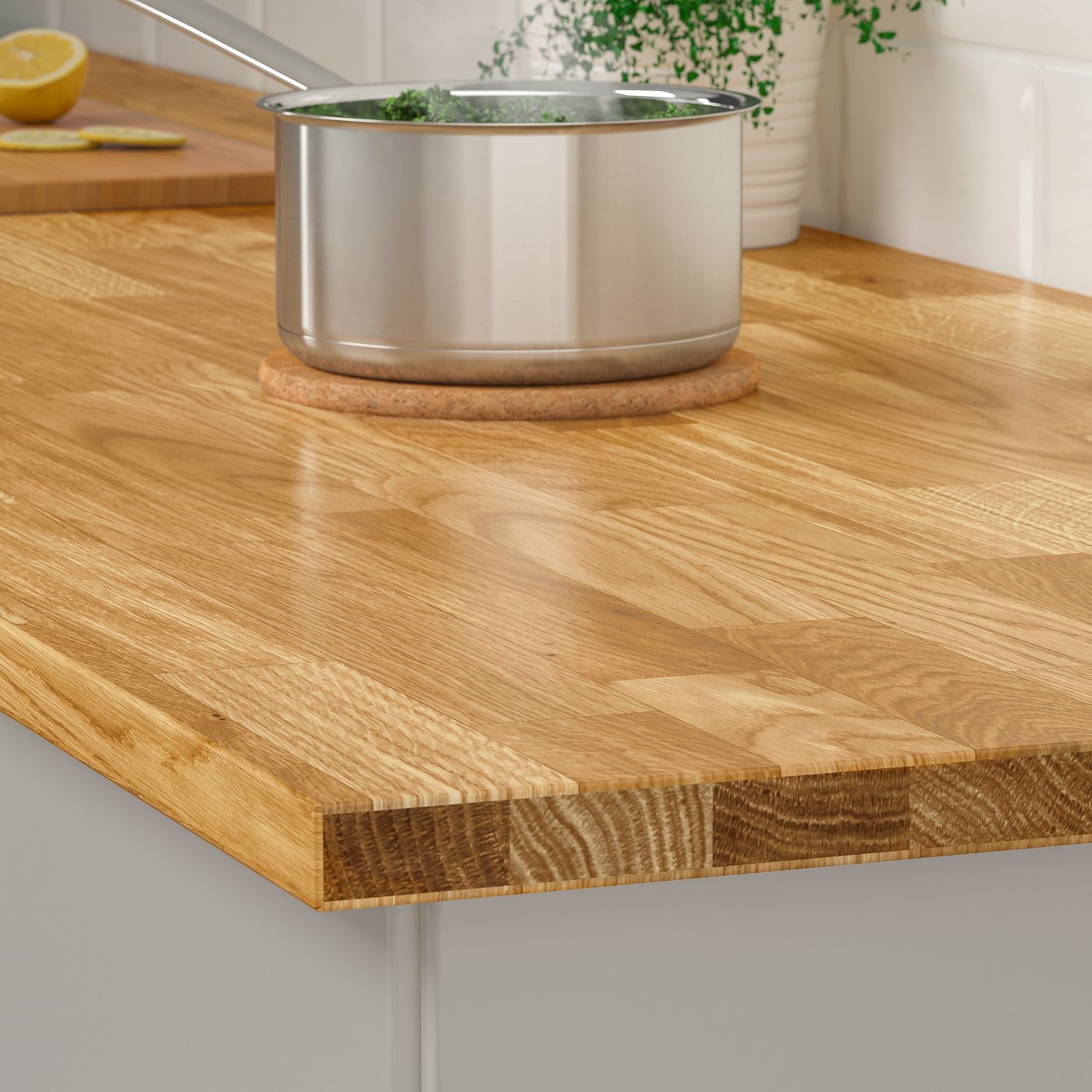 An oak/veneer VRENA worktop.