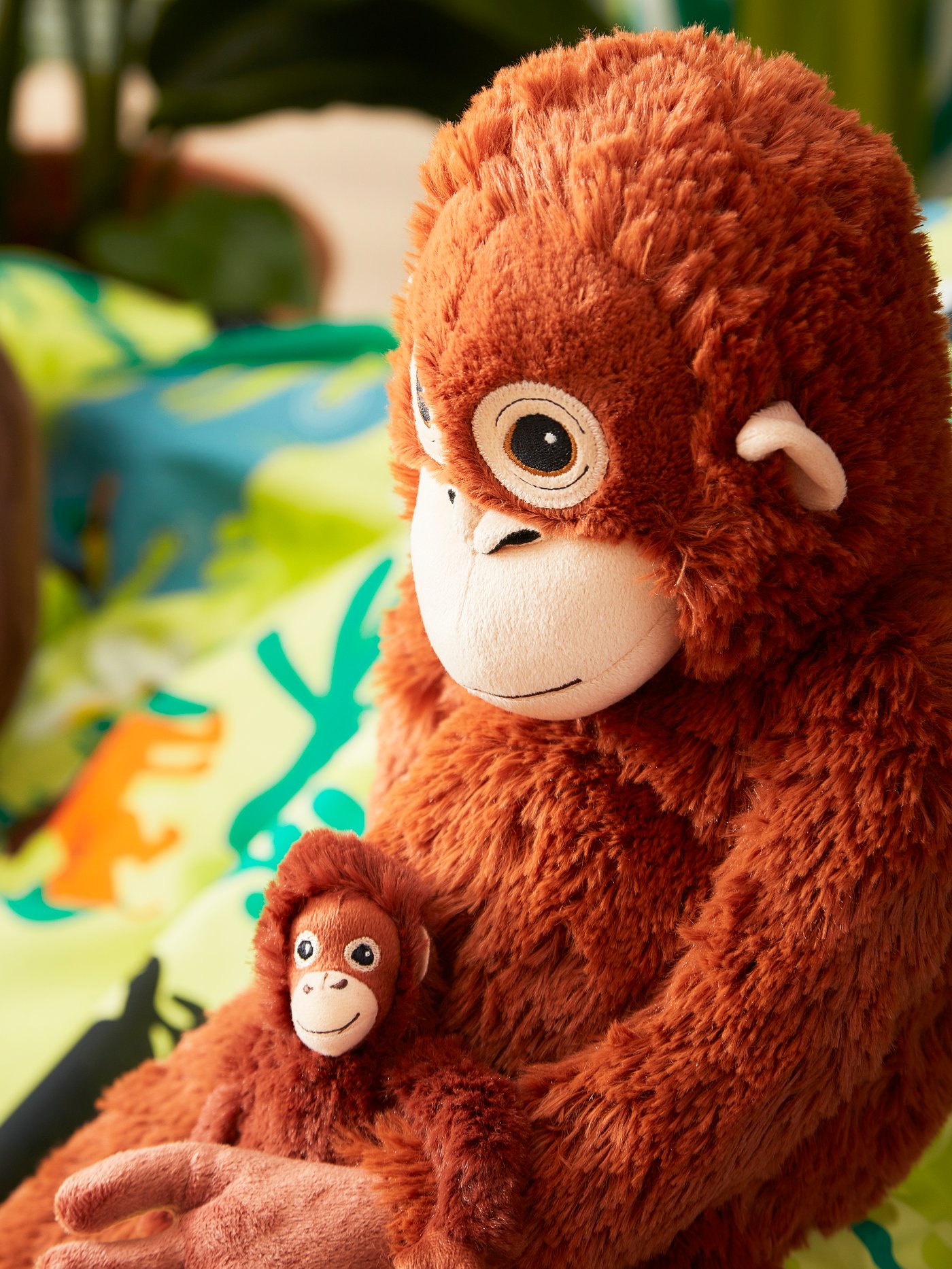 Ein Orang-Utan DJUNGELSKOG Plüschtier