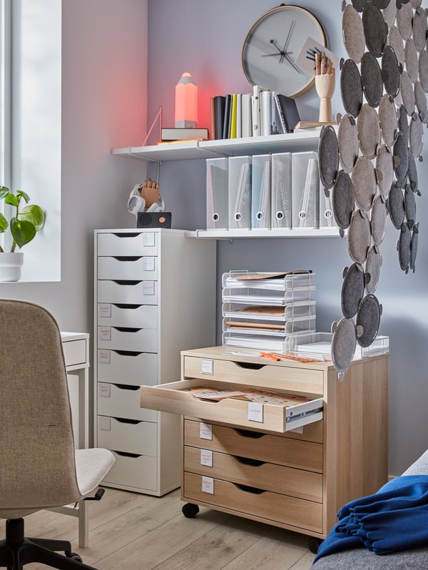 A white DRÖNJÖNS letter tray in the home office