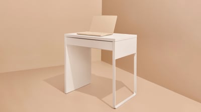 Bureaux et chaises de bureau