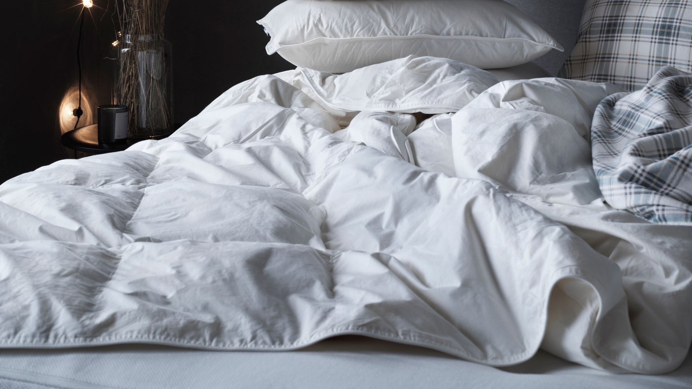 A FJÄLLBRÄCKA duvet, extra warm in the bedroom.