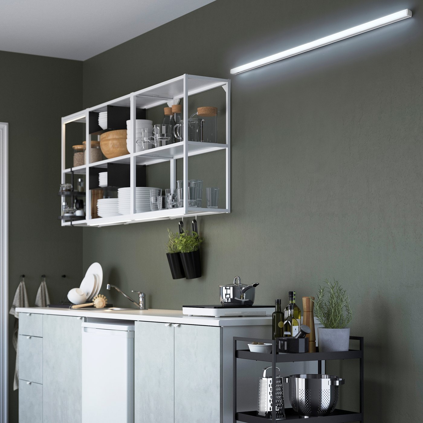 An opal white KNOPPSLINGA LED batten light