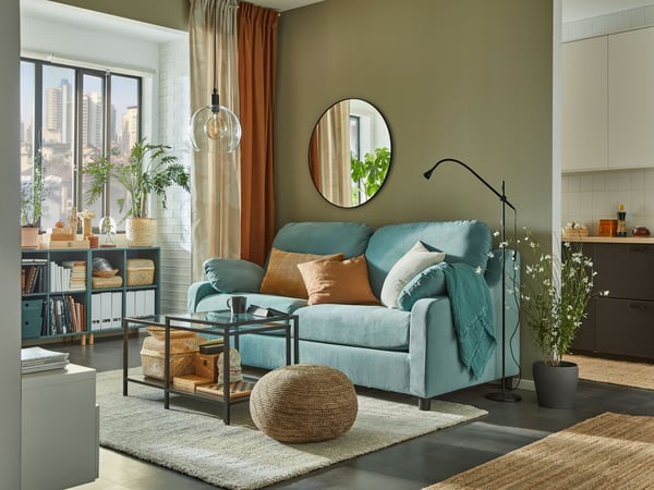 A natural colour/beige LINDELSE rug, high pile in the living room