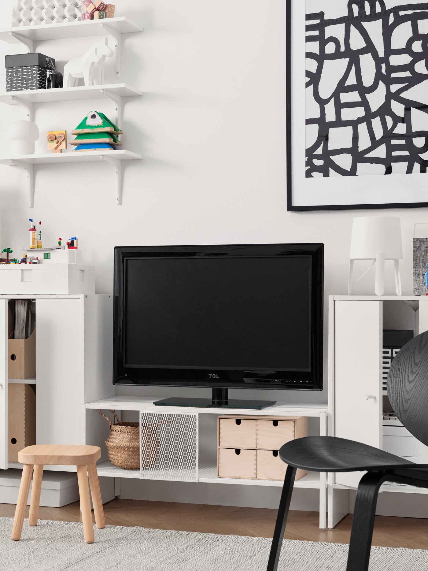 A birch plywood MOPPE mini chest of drawers in the living room