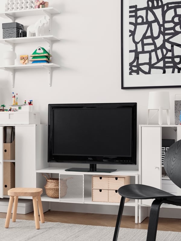 A birch plywood MOPPE mini chest of drawers in the living room