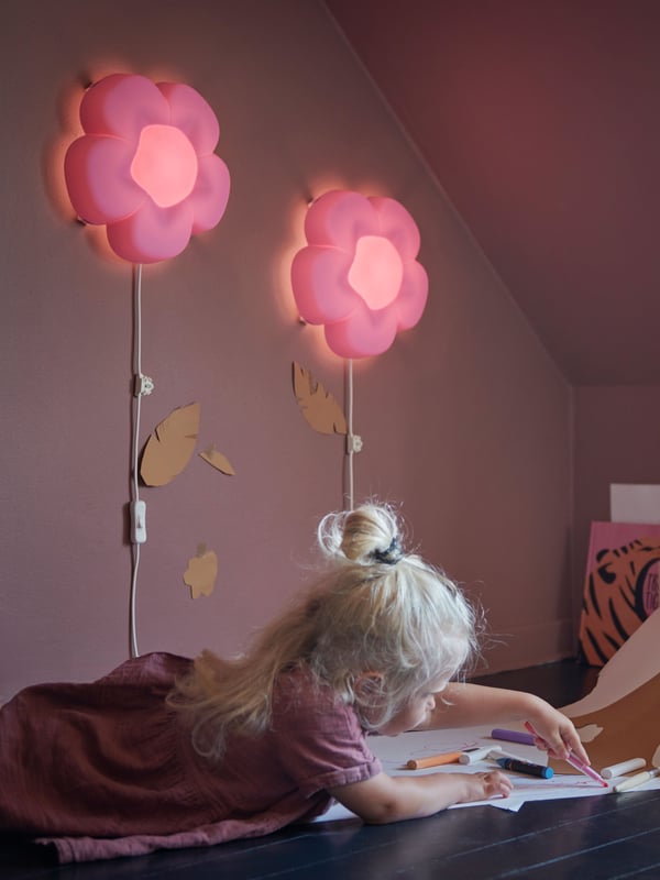 A flower lilac UPPLYST LED wall lamp