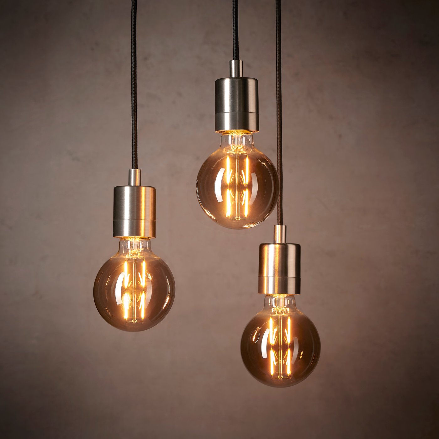 Eine kugelförmige, graue, klare MOLNART-LED-Glühbirne aus Glas, E27, 120 Lumen