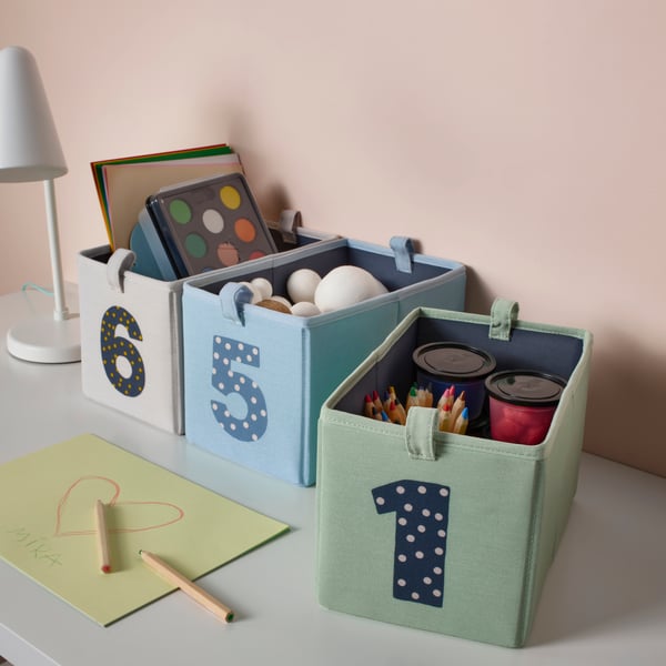 A green blue/beige BARNDRÖM box