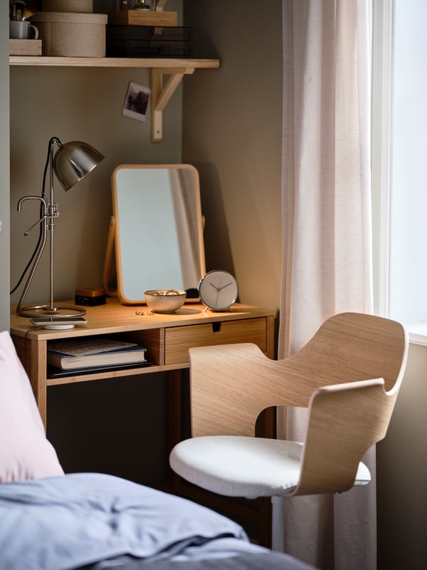 A NORDKISA desk and IKORNNES table mirror in ash in the home office