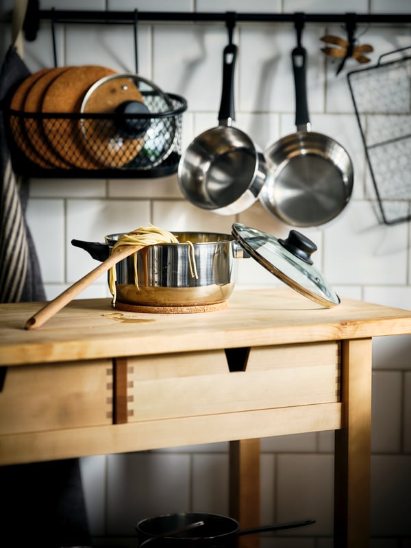 A birch FÖRHÖJA kitchen trolley in the kitchen