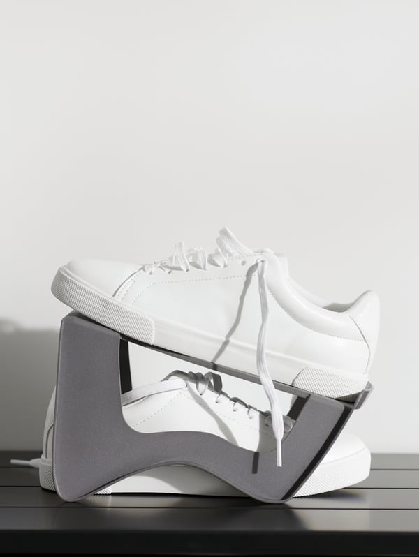 A grey MURVEL shoe organiser in the hallway