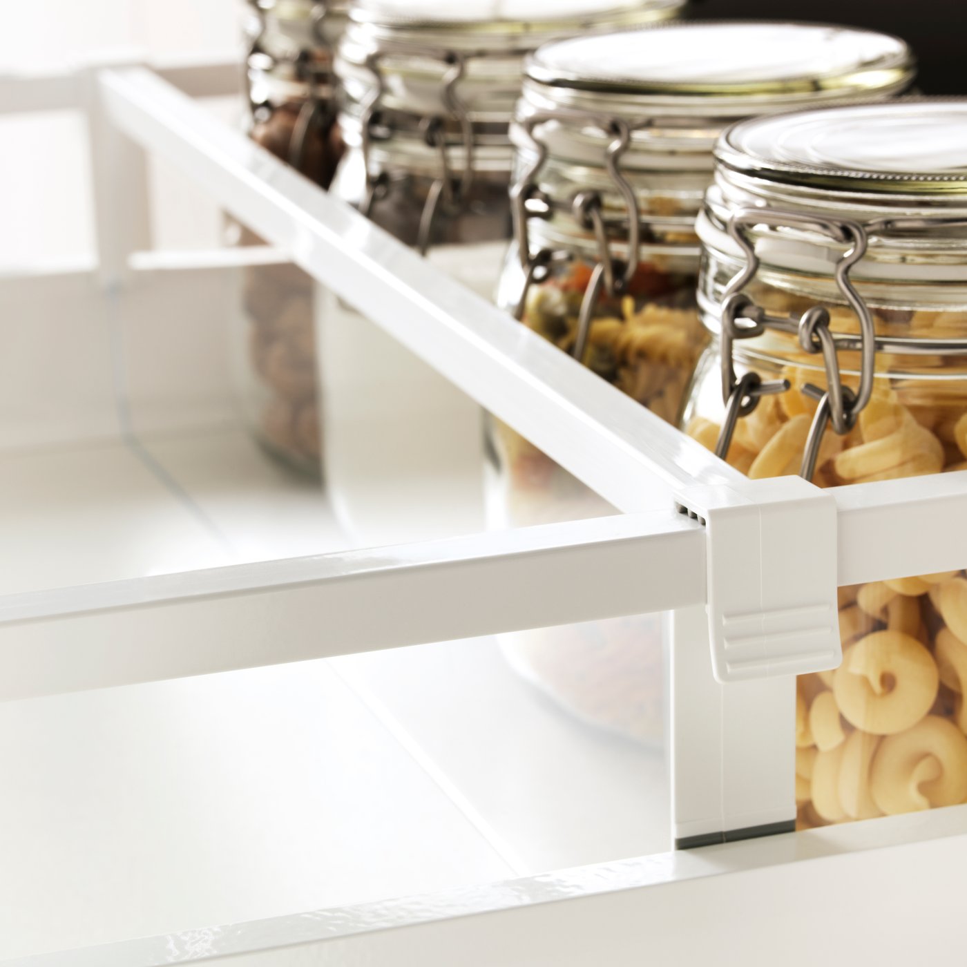 cajones de cocina MAXIMERA extraíbles con varios elementos frascos de vidrio, organizador regulable para cajones y cajas.