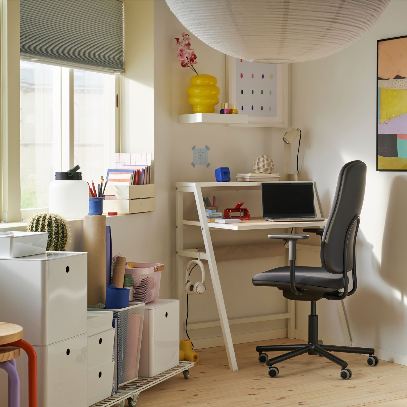 A black LOMVIKEN frame in the home office