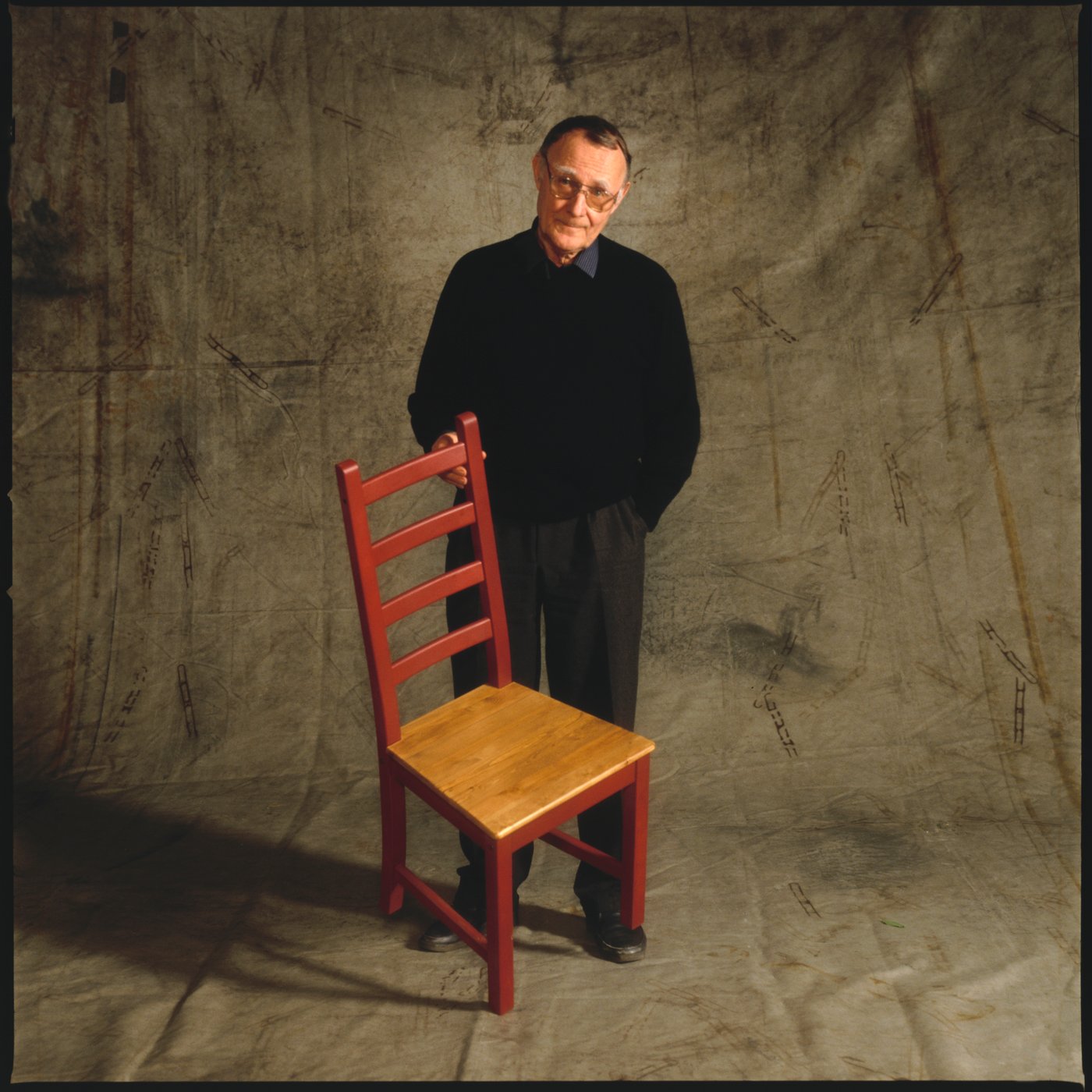 Ingvar Kamprad s ikonickou židlí KAUSTBY.