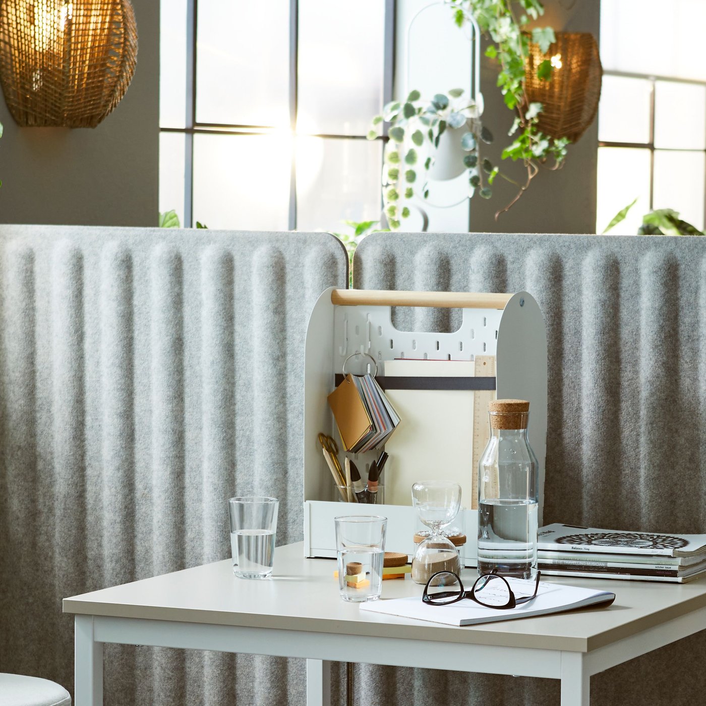 A white VATTENKAR desk organiser
