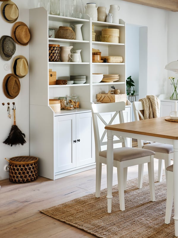 An oak veneer/white DANDERYD dining table in the dining room