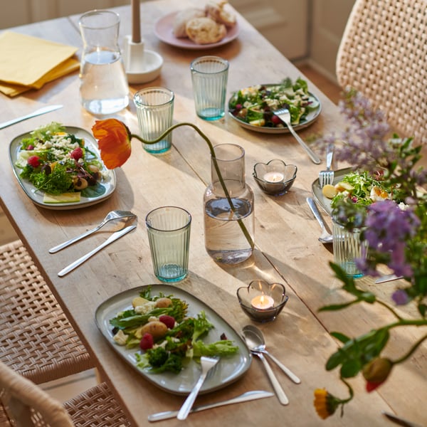 A grey GLADELIG plate in the dining room