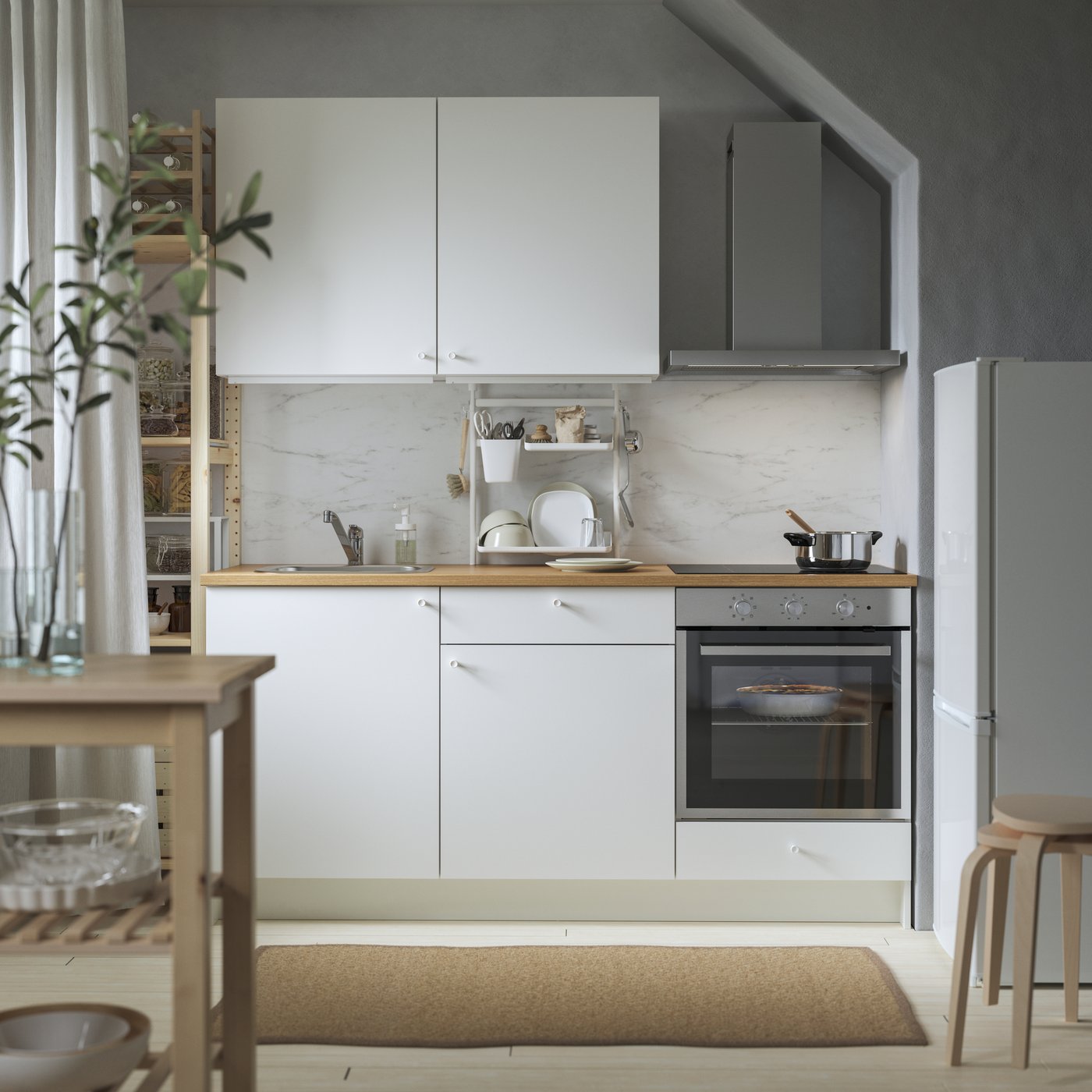 An IKEA 300 stainless steel MATÄLSKARE forced air oven in the kitchen