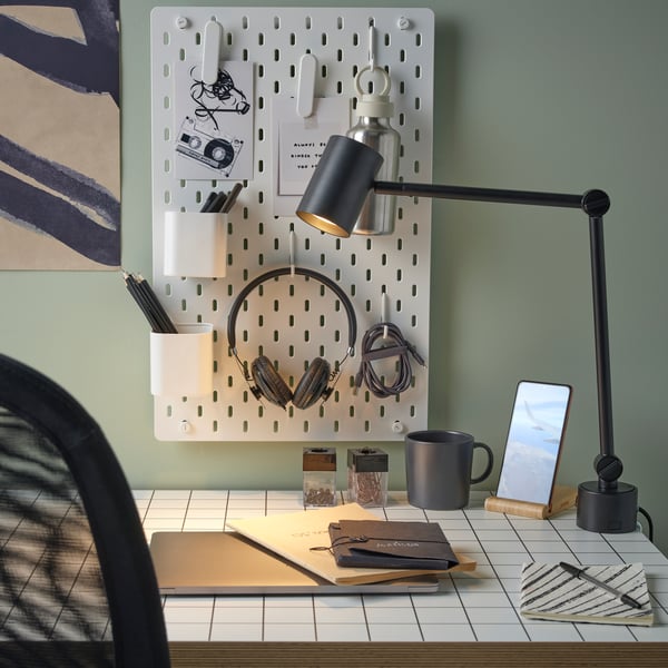 An anthracite NYMÅNE work/wall lamp