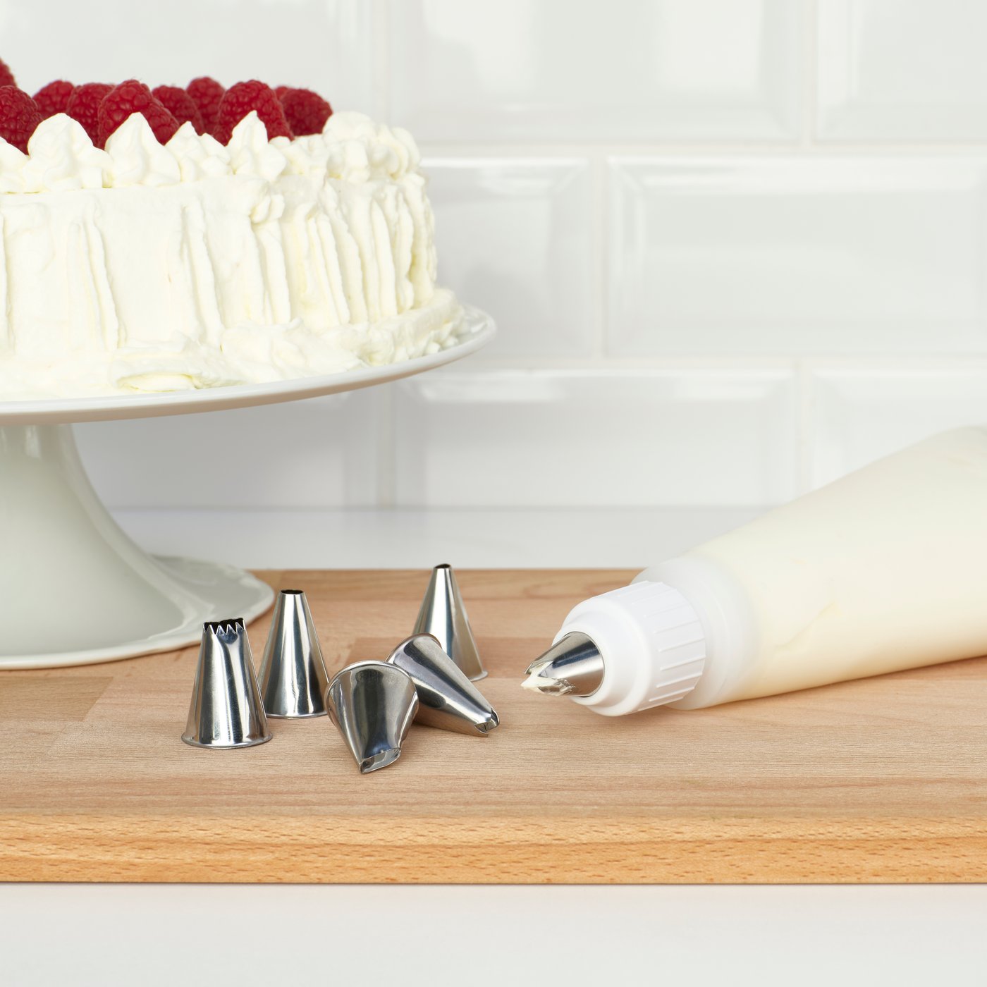 A SMAKSAM piping tool set