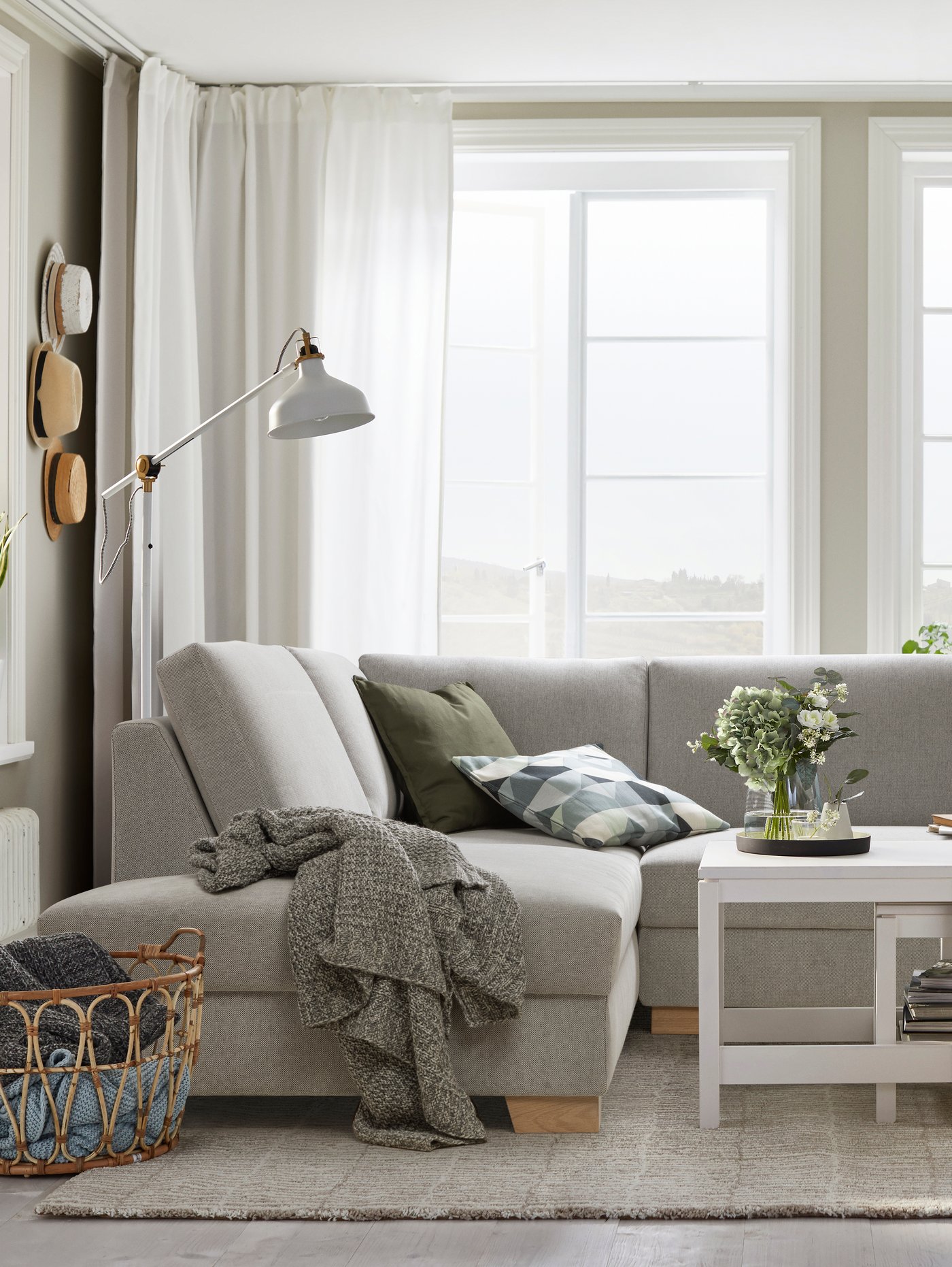 A with open end, left/Tallmyra black/white SÖRVALLEN corner sofa, 4-seat in the living room