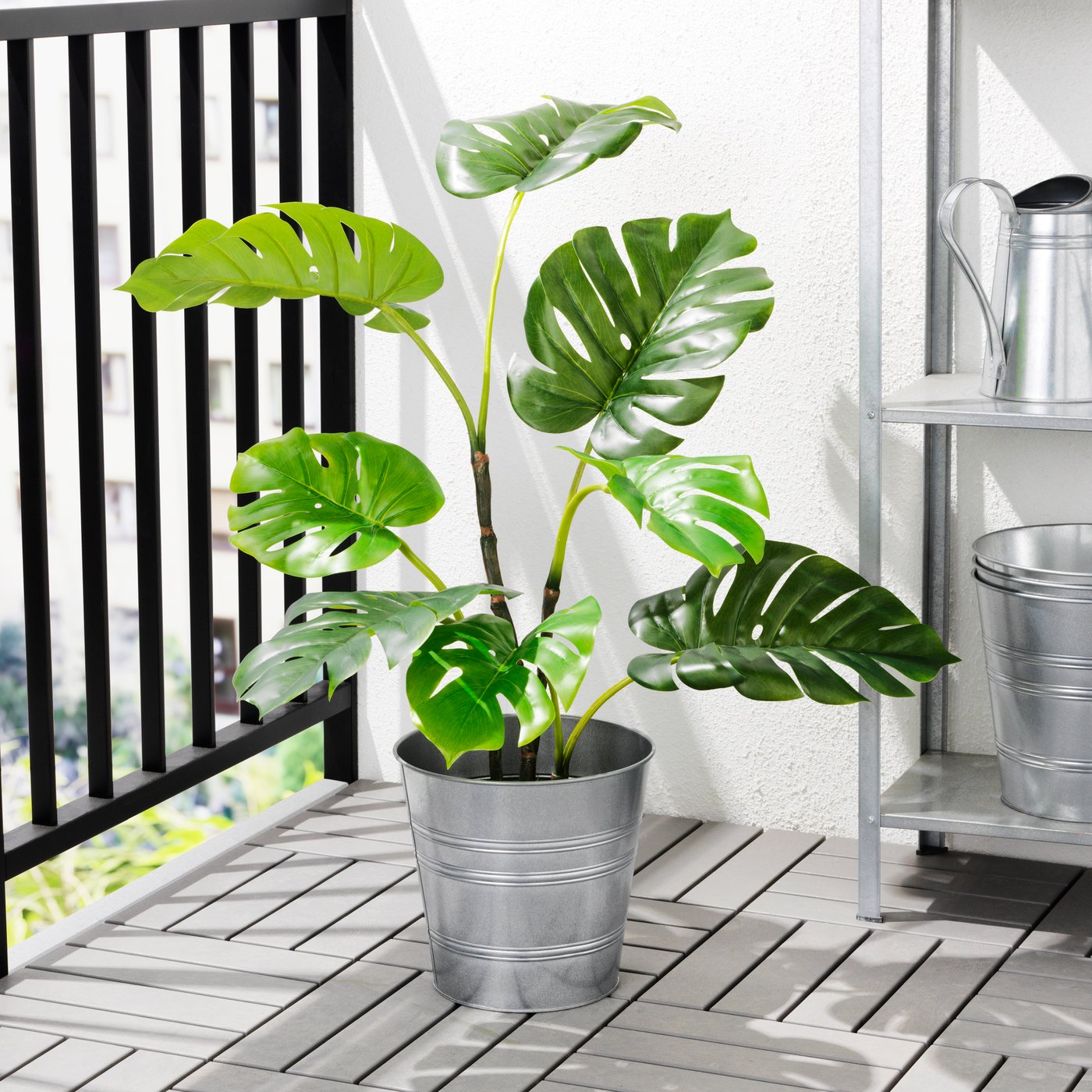 An in/outdoor Monstera FEJKA artificial potted plant