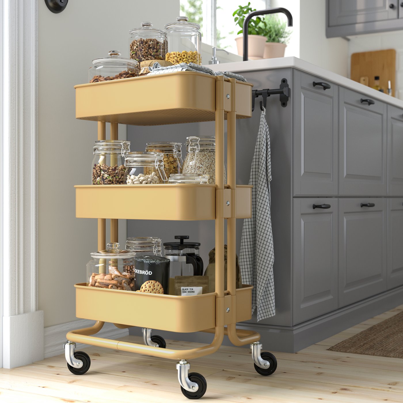 An yellow RÅSKOG trolley