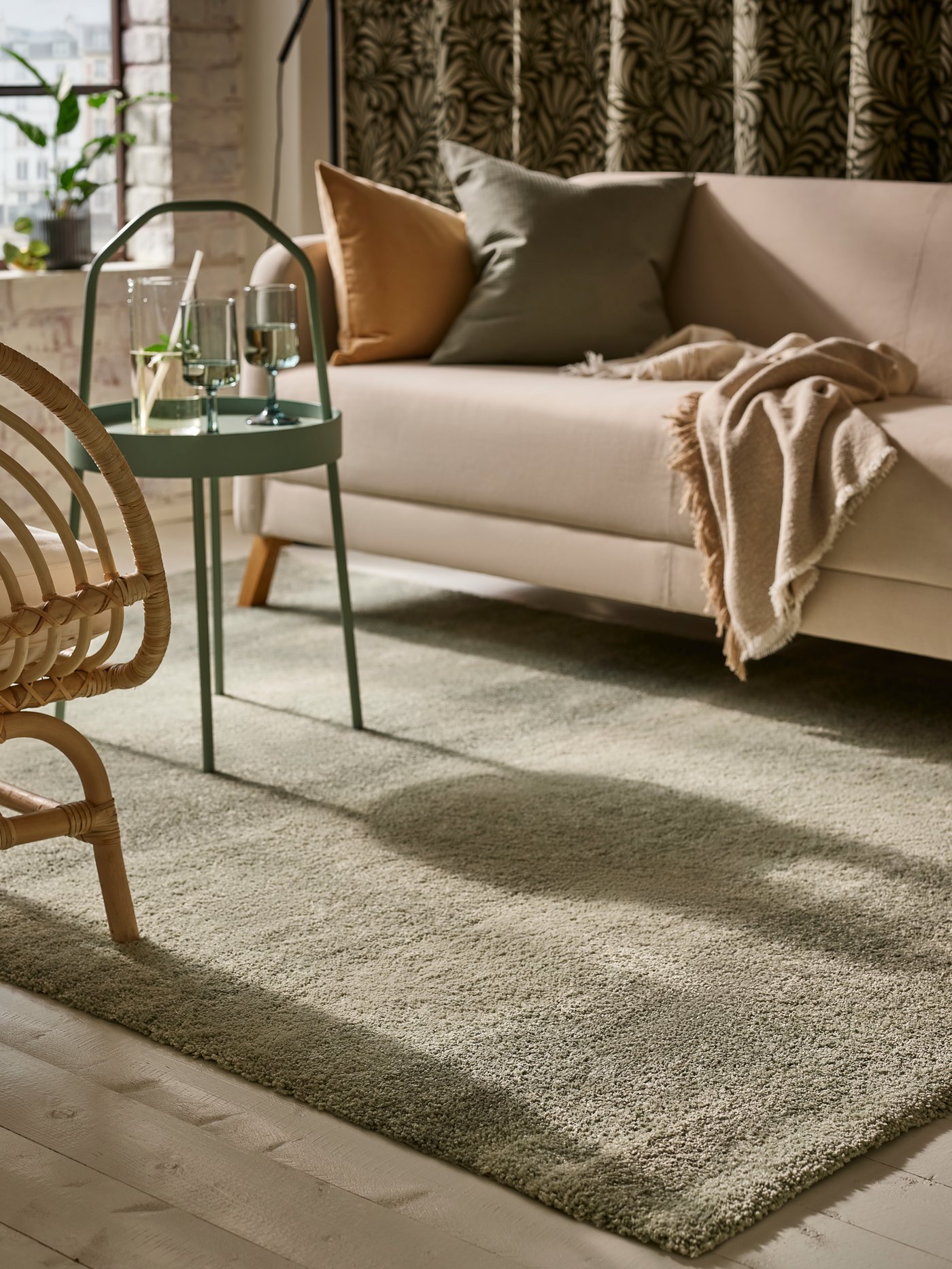 A Vissle beige LINANÄS 3-seat sofa