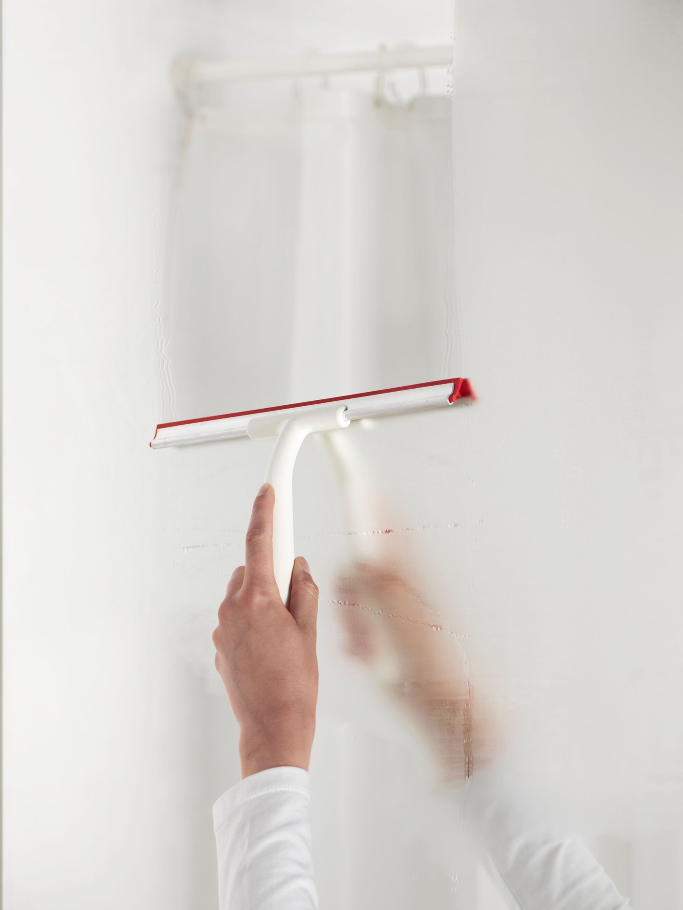 A LILLNAGGEN squeegee