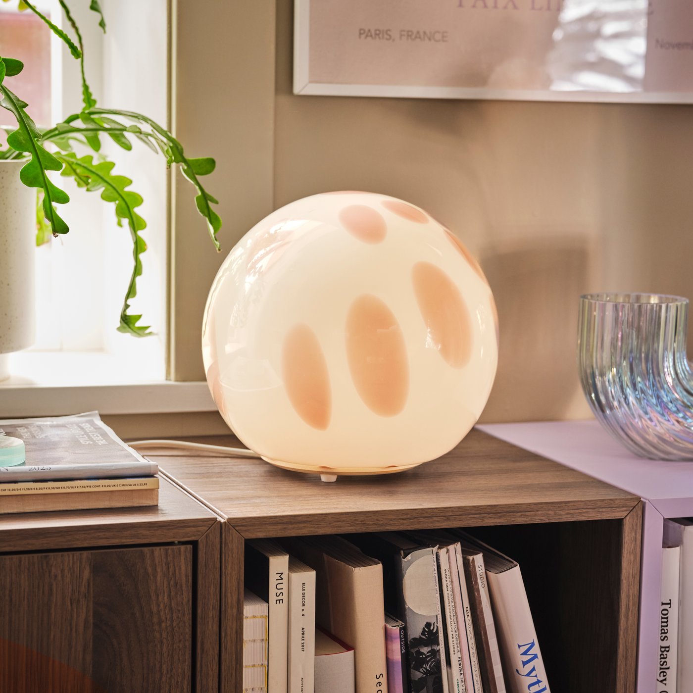 A pink/glass FADO table lamp
