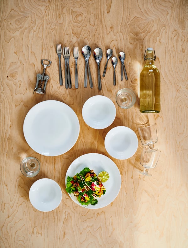 A MOPSIG 16-piece cutlery set in the dining room