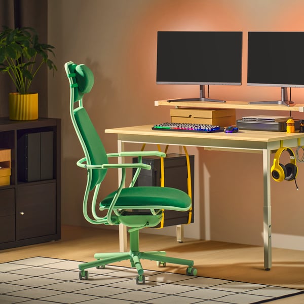 A Vissle green LÖPARBANA gaming chair