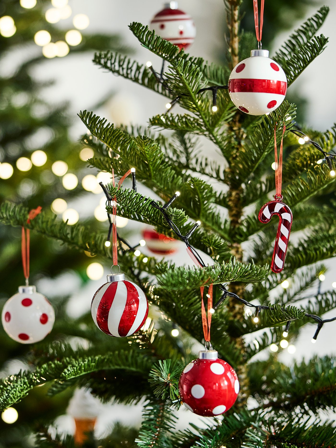 A mixed patterns/red/white VINTERFINT tree ornament
