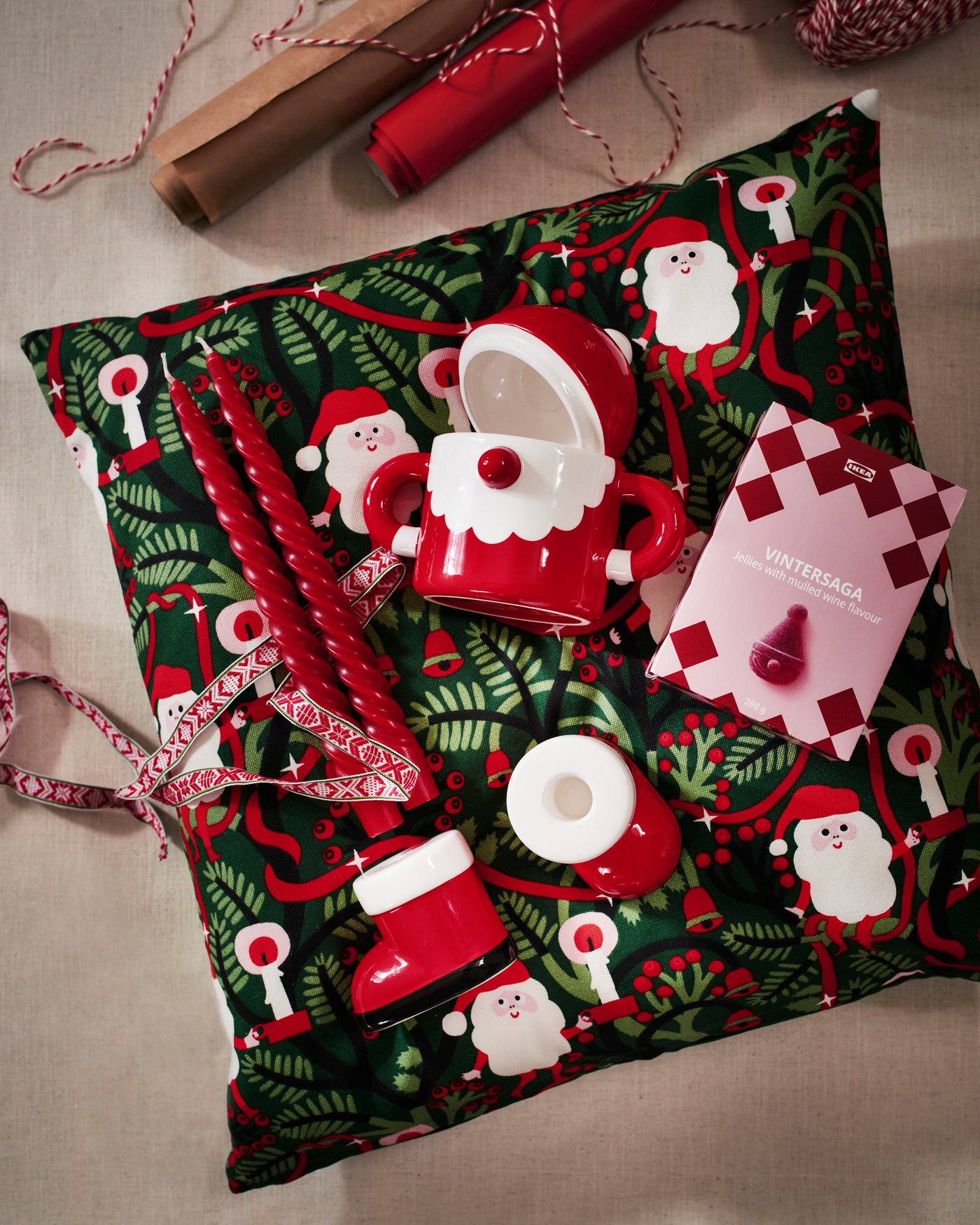 A Santa Claus red VINTERFINT bowl with lid