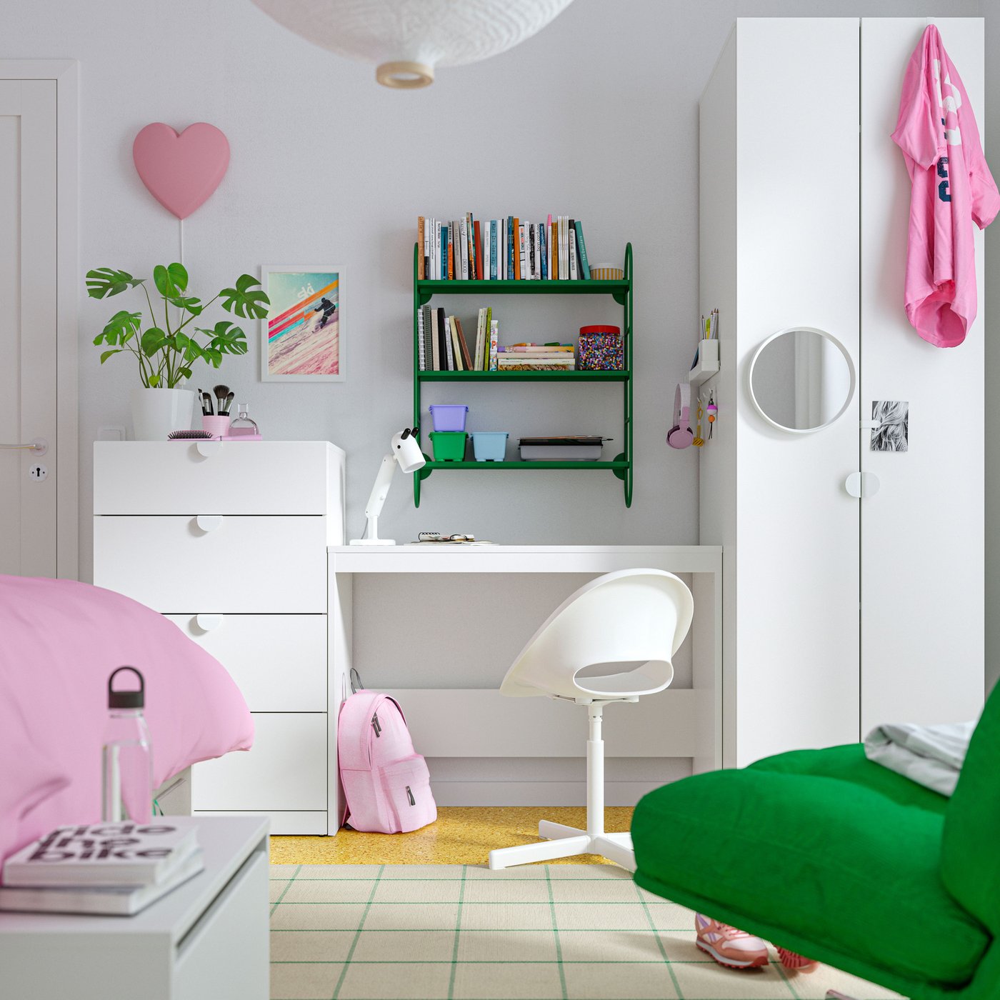 Un meuble de rangement LASTARE blanc avec banc dans la chambre d'enfant