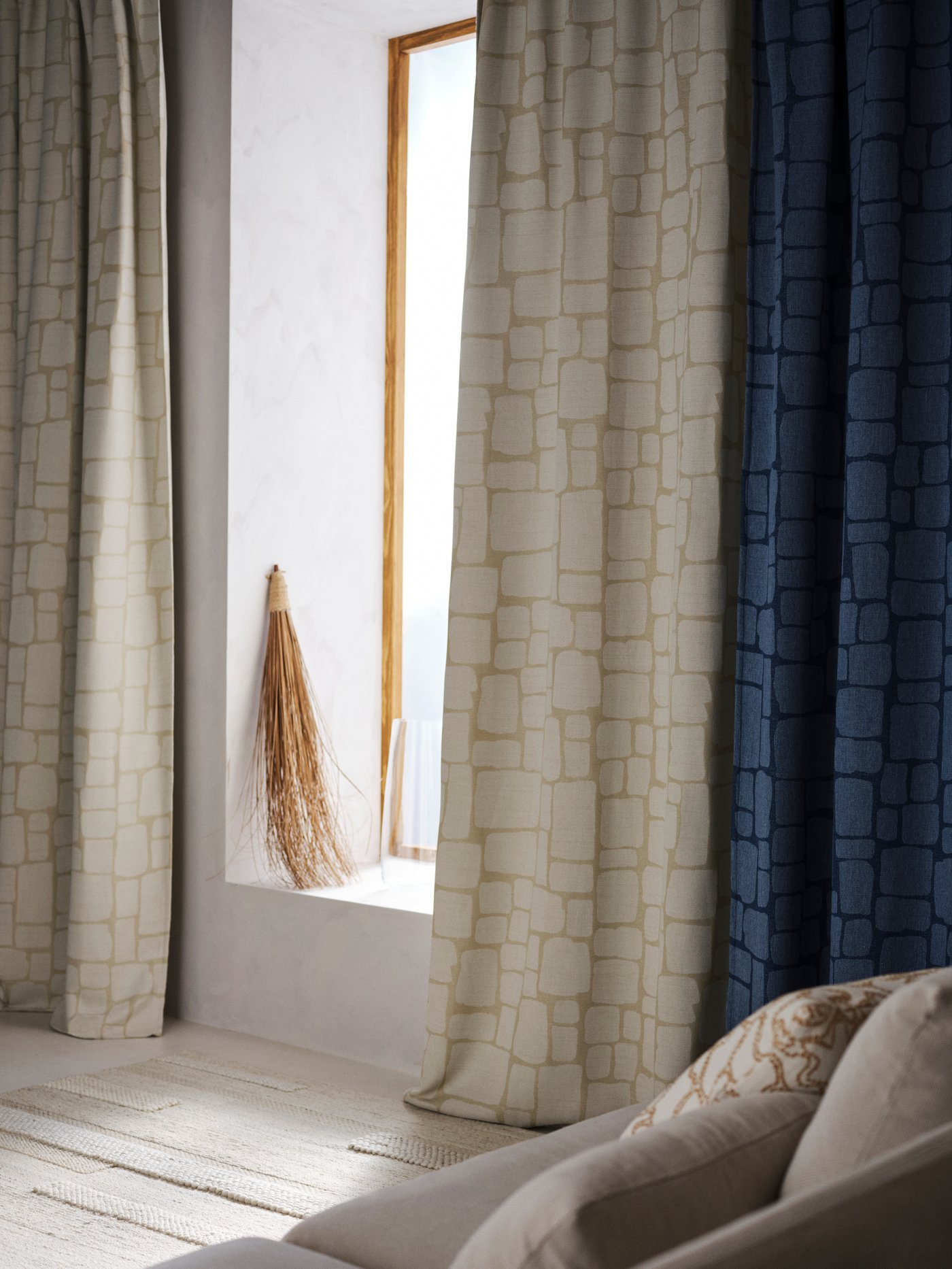 A blue/with heading tape LÖNNSTÄVMAL block-out curtains, 1 pair