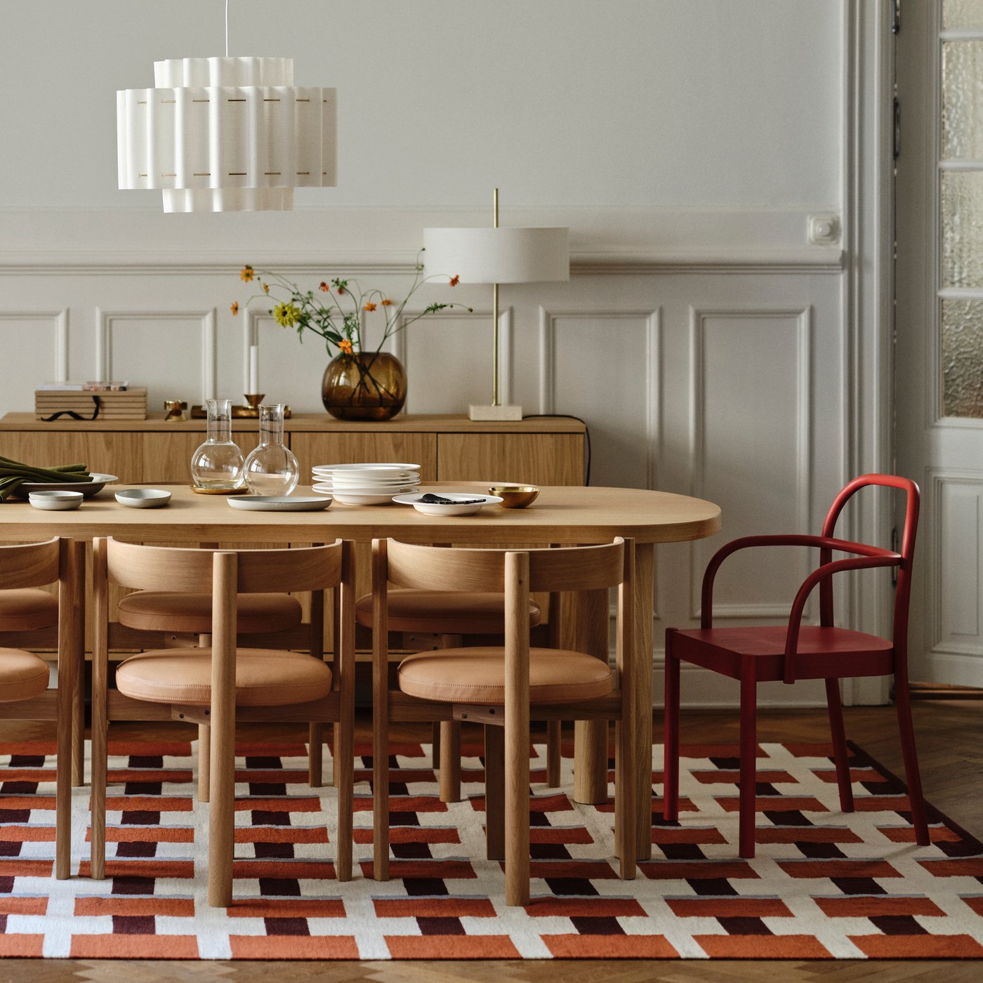 An oak veneer/oak veneer STOCKHOLM 2025 table in the dining room