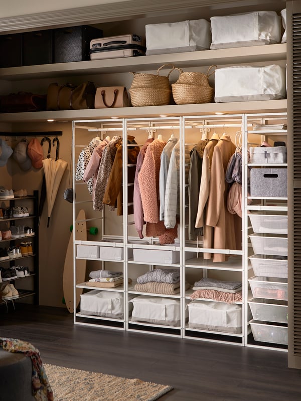 A white/grey STUK box with compartments in the bedroom