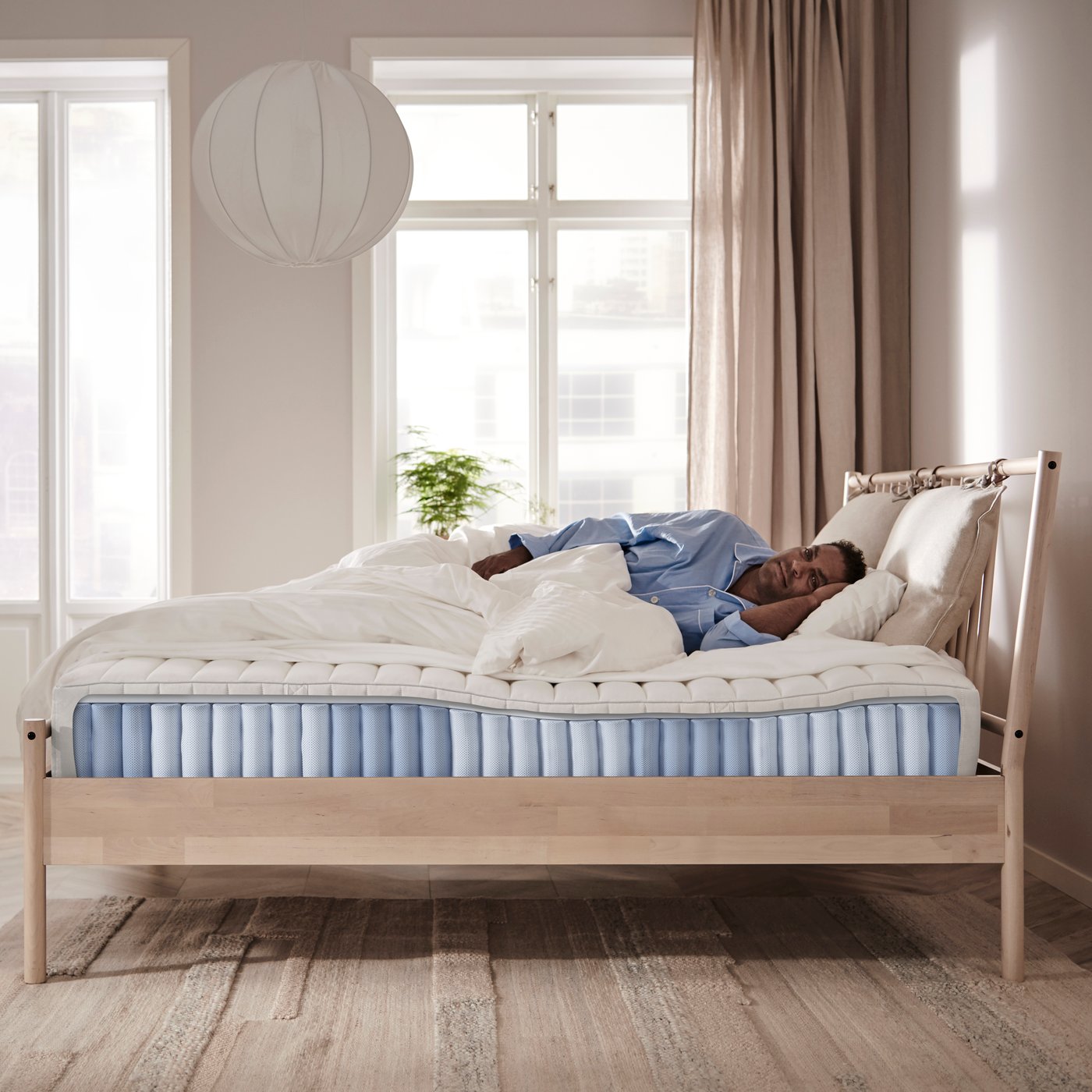 Matelas à ressorts ensachés VALEVÅG ferme/blanc