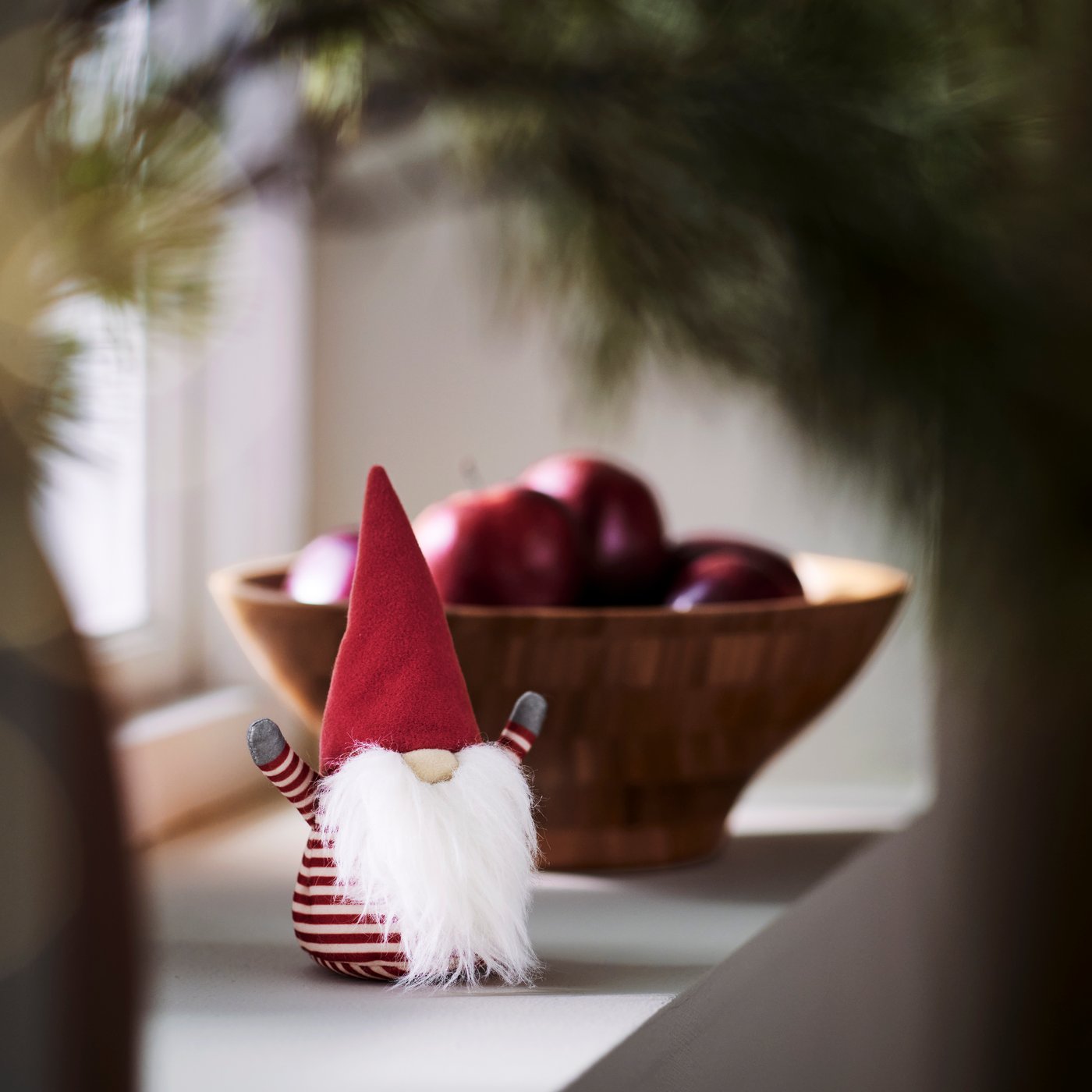 Decoración de santa claus con sombrero rojo