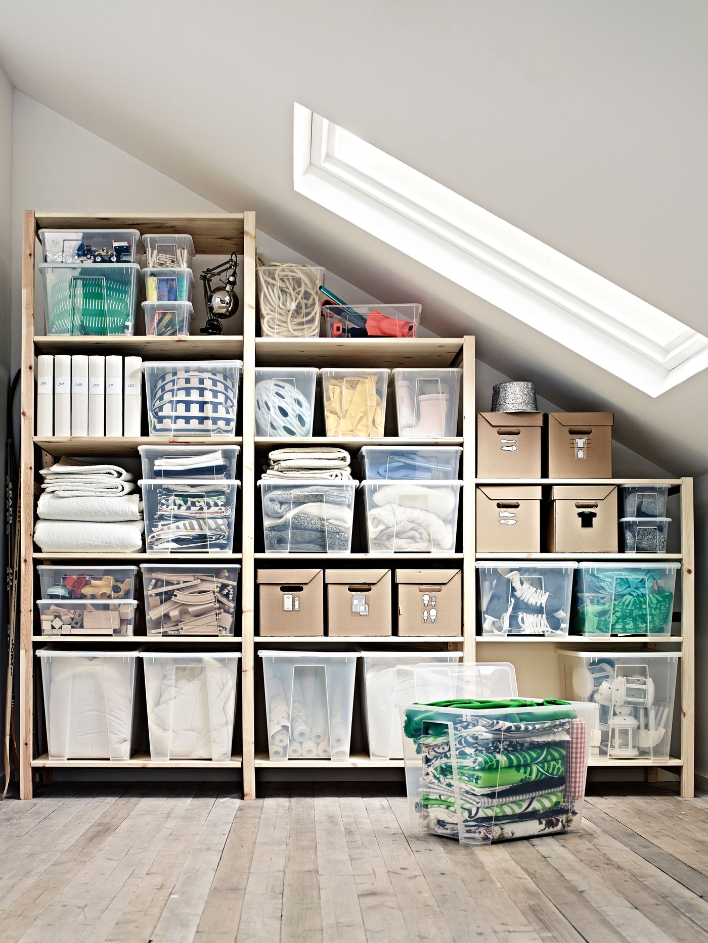 A transparent SAMLA box in the home office
