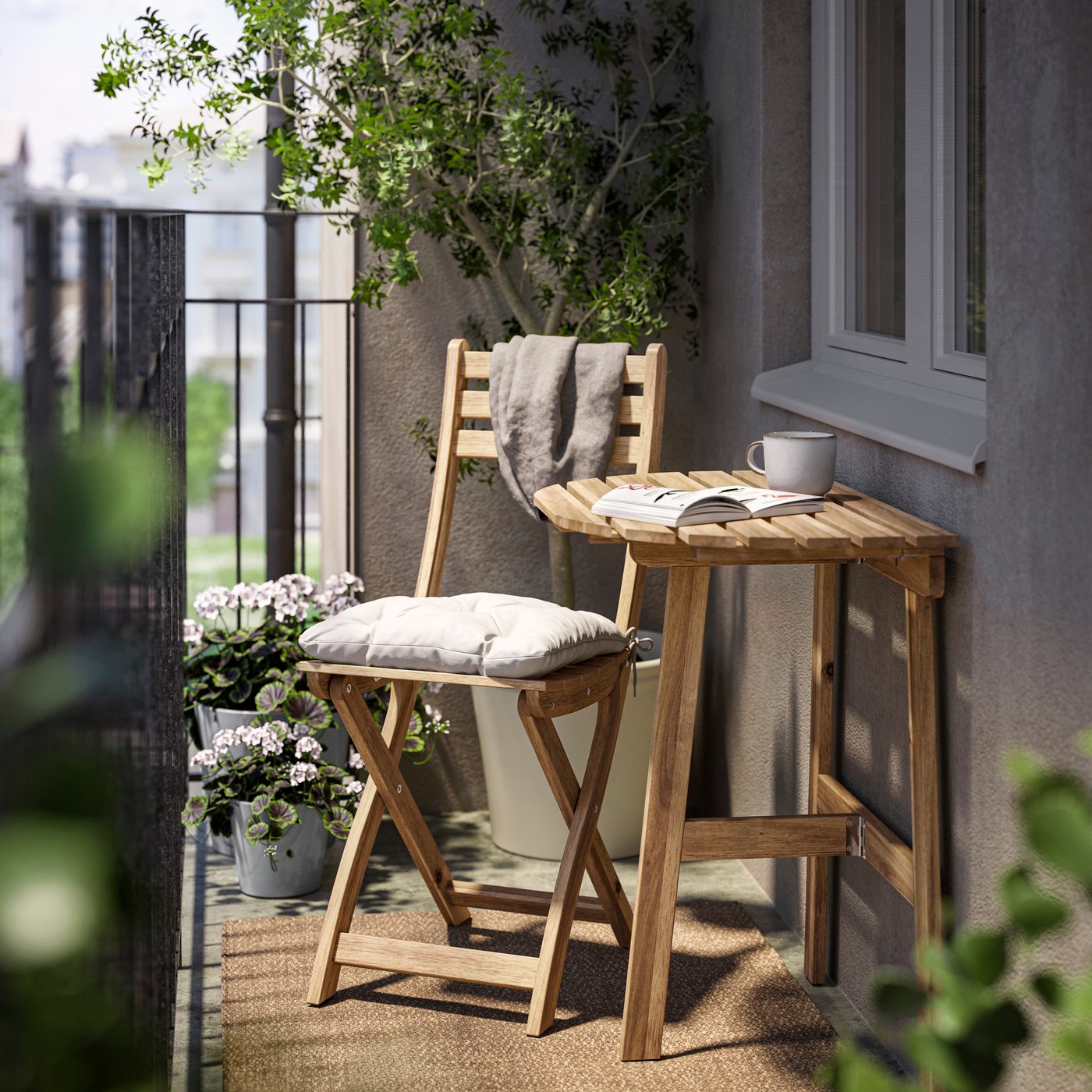 An acacia/Kuddarna light grey-beige ASKHOLMEN table for wall+1 fold chr, outdoor outside