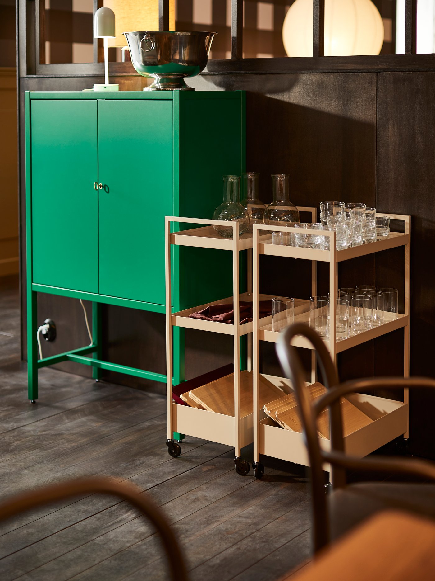 A beige NISSAFORS trolley in the dining room