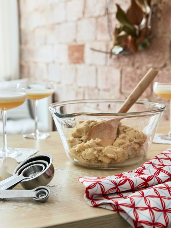 A VARDAGEN measuring cup in the kitchen