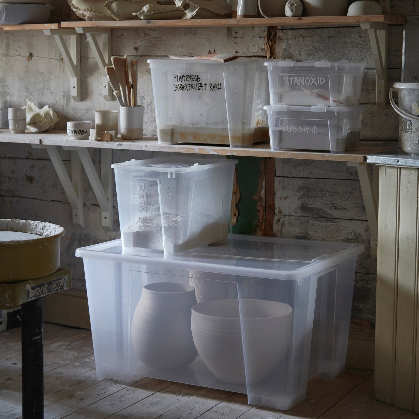 A transparent SAMLA box