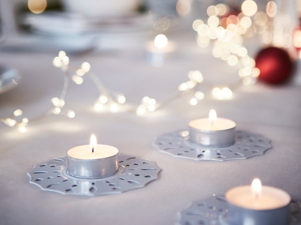 A glass red VINTER 2020 decoration, bauble in the dining room