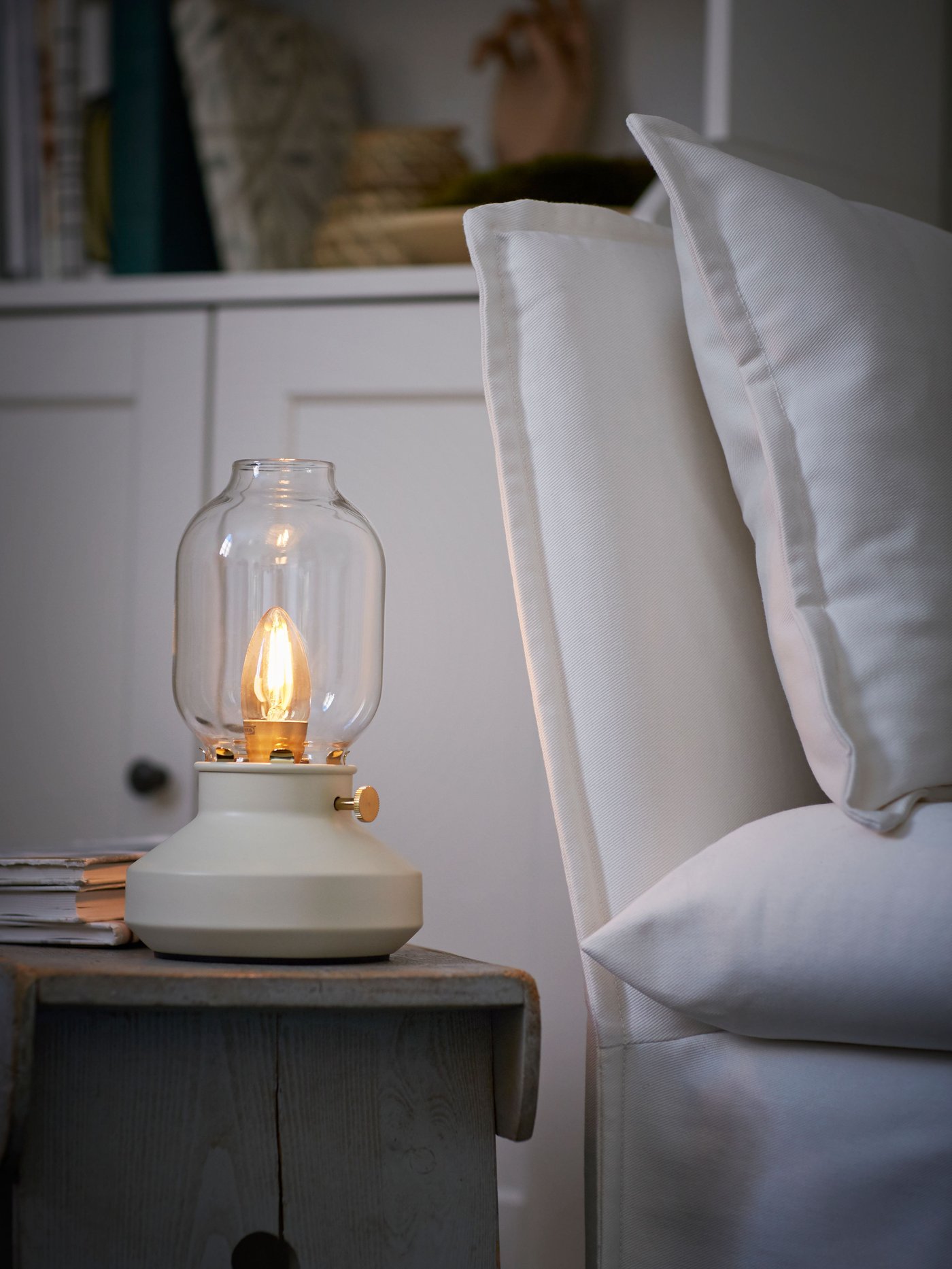 A dimmable beige TÄRNABY table lamp