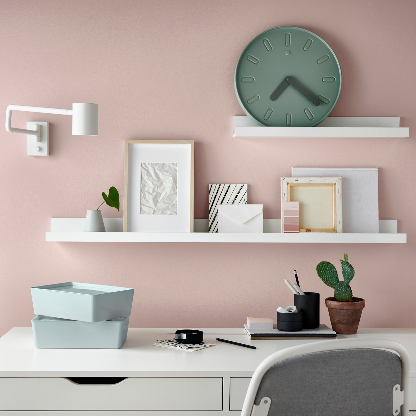 A white/Vissle light grey ÖRFJÄLL children's desk chair in the home office